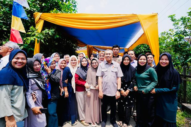 Gubernur Syamsuar Ikut Tradisi Bakonji Barayak Bersama Emak-emak di Kuansing