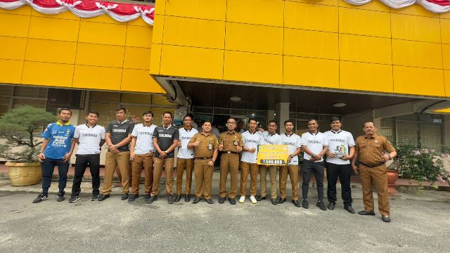 Sempena HUT Provinsi Riau Ke 66 Tim Futsal Dan Bulu Tangkis Disdik Riau Juara 1 Dan 2