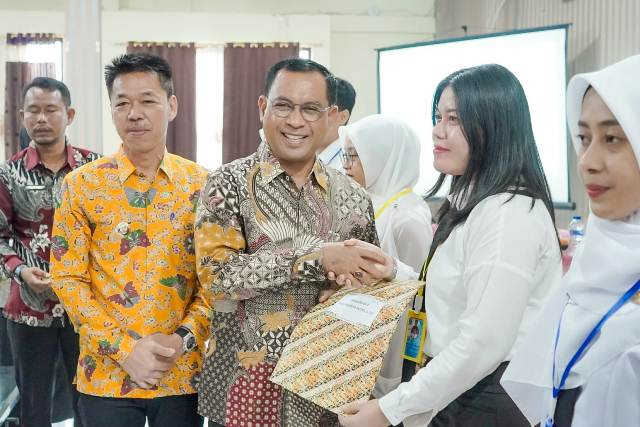 Bupati Rohil Afrizal Sintong, Tutup Pelatihan Dasar CPNS, Pesertanya 80 Orang 