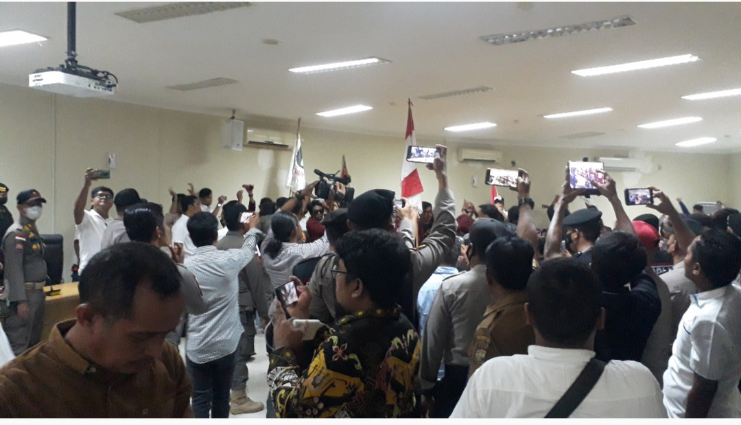 Mahasiswa Kabupaten Kampar Soraki Wakil Ketua DPRD