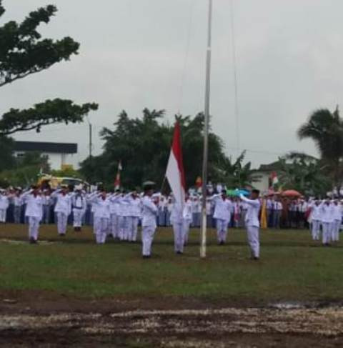 Walau Hujan Dan Lapangan Berlumpur, Peringatan HUT Kemerdekaan RI Ke 78 Di Panipahan Berjalan Lancar