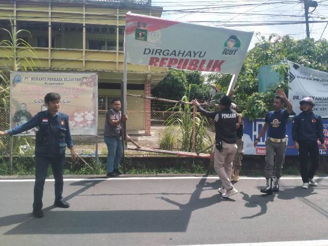 Alat Peraga Sementara di Musnakan Bawaslu Meranti Bersama Tim Gabungan