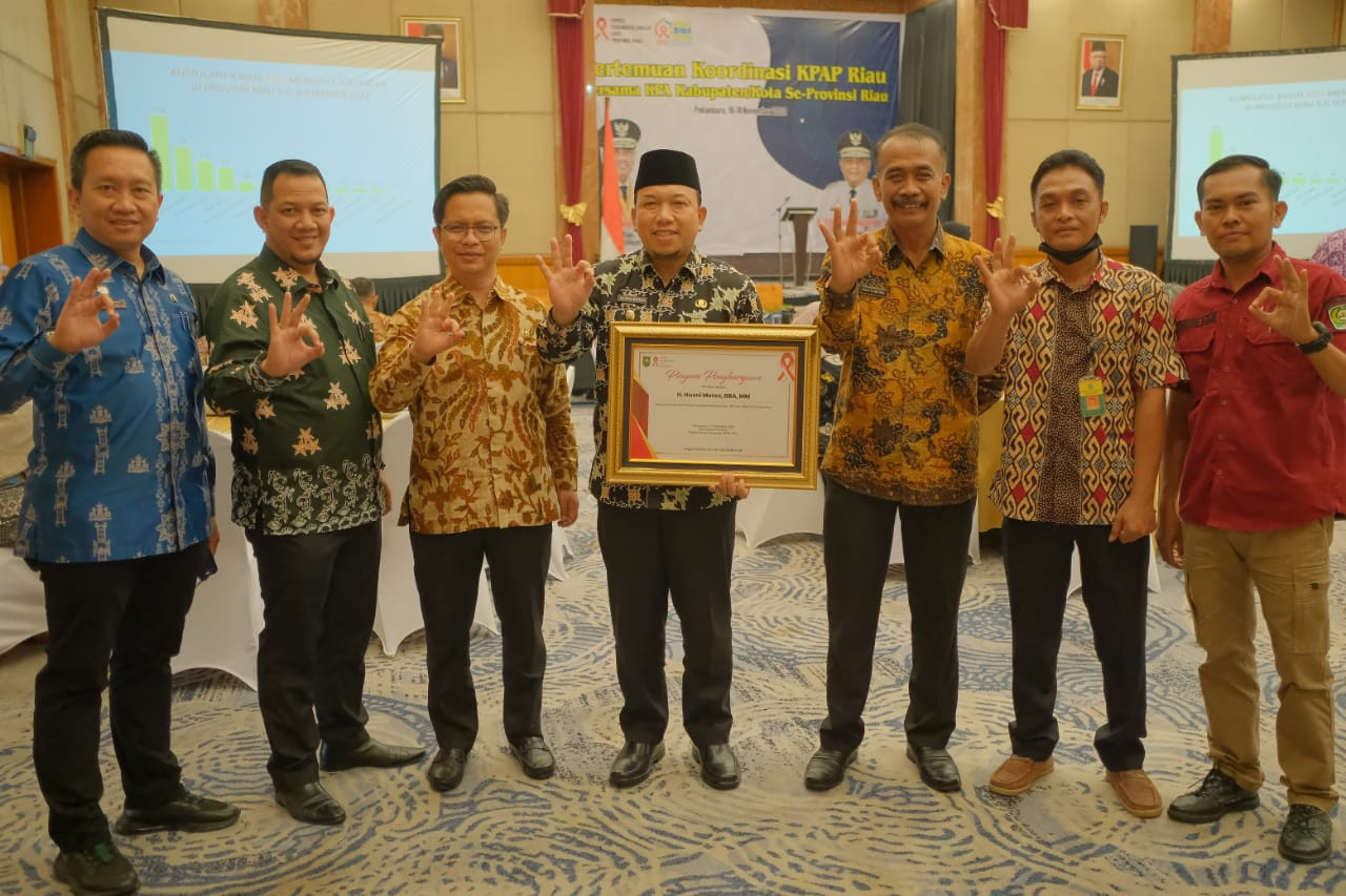 Rakorda KPA se Riau, Wabup Husni Raih Penghargaan Dari KPAP Riau