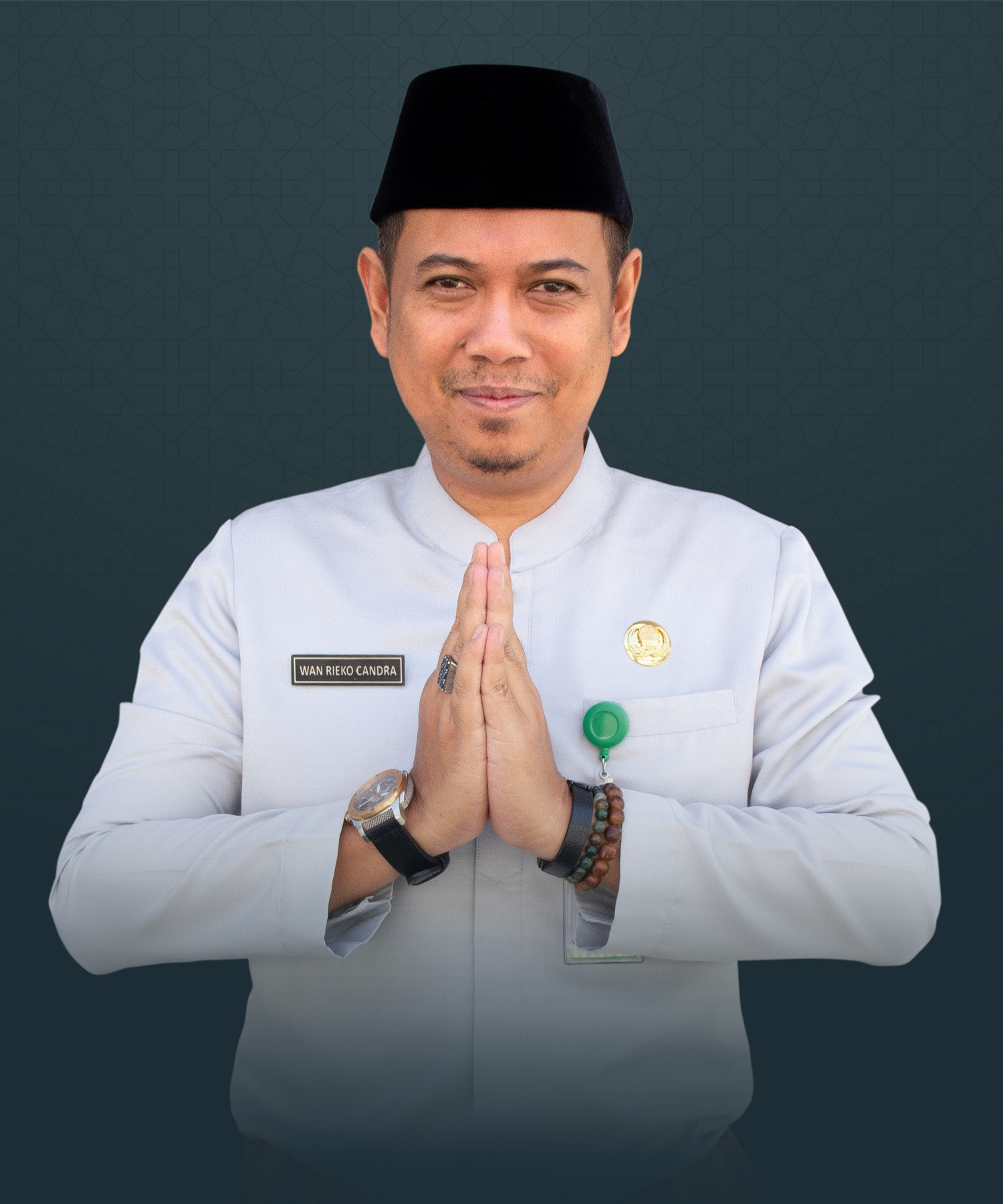 Dinas PUPR Dumai Lakukan Pengerukan Drainase Jalan Ombak