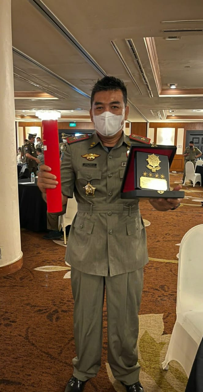 Kemendagri Serahkan Penghargaan Karya Bakti Peduli kepada Satpol PP Bengkalis