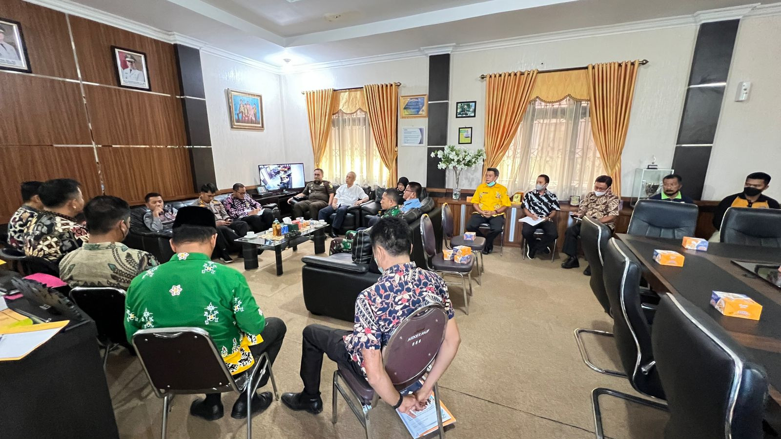 Sekda Pimpin Rapat Tertibkan Aset Daerah Kuansing 