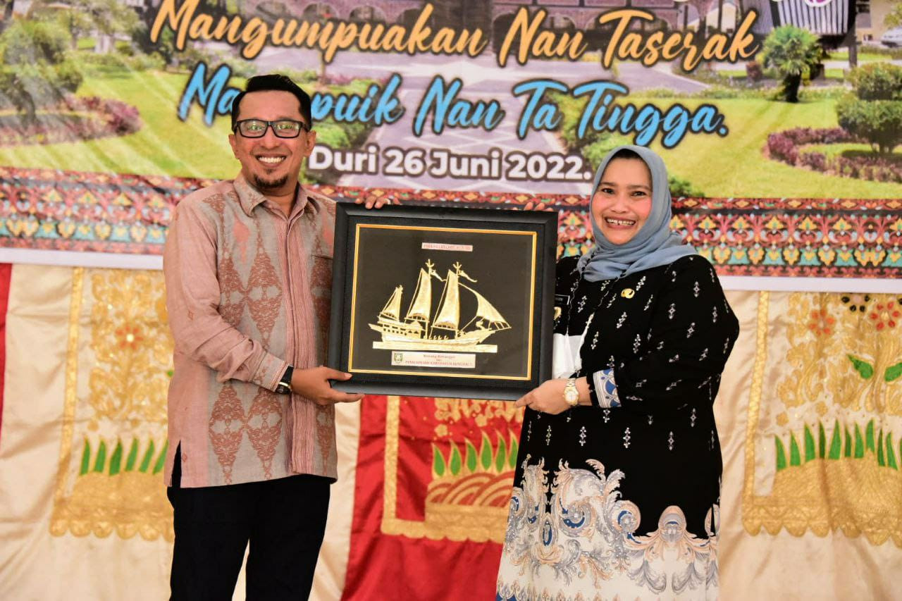 Bupati Kasmarni Hadiri Halal Bihalal dan Pelantikan IKLB Bengkalis