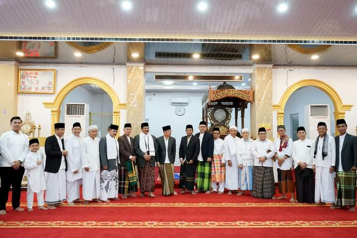 Bupati, Wabup Rohil Idul Adha Sholat Di Mesjid Al Ikhlas Bagansiapiapi