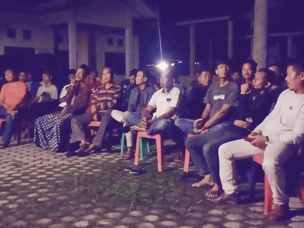 Fahrizal Sebagai Kepala Desa Pimpin rapat Untuk Mencari Pengurus Jalur Baru