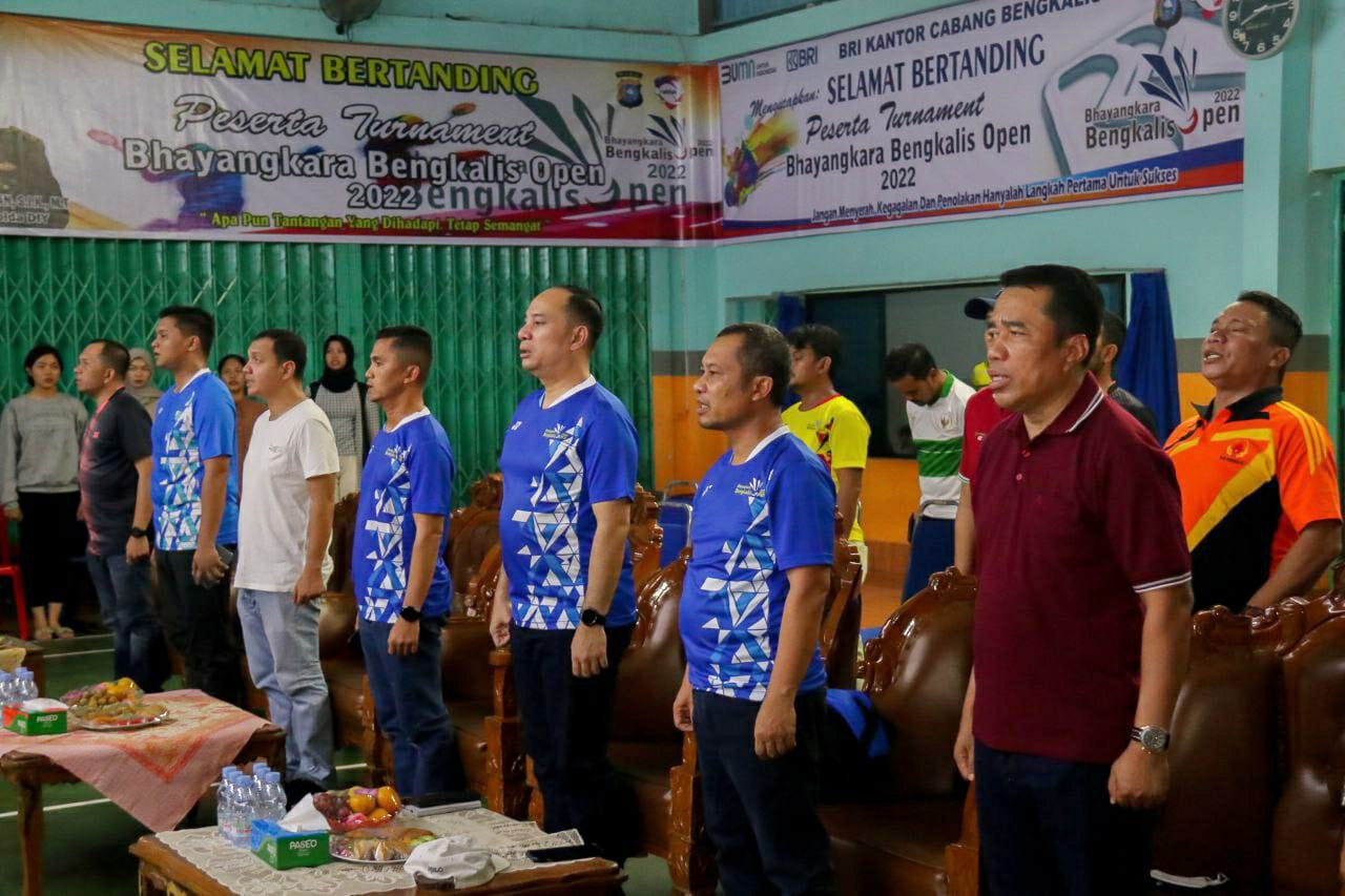 Servis Shuttecock, Wabup dan Kapolres di Bengkalis Buka Bulutangkis Bhayangkara 2022