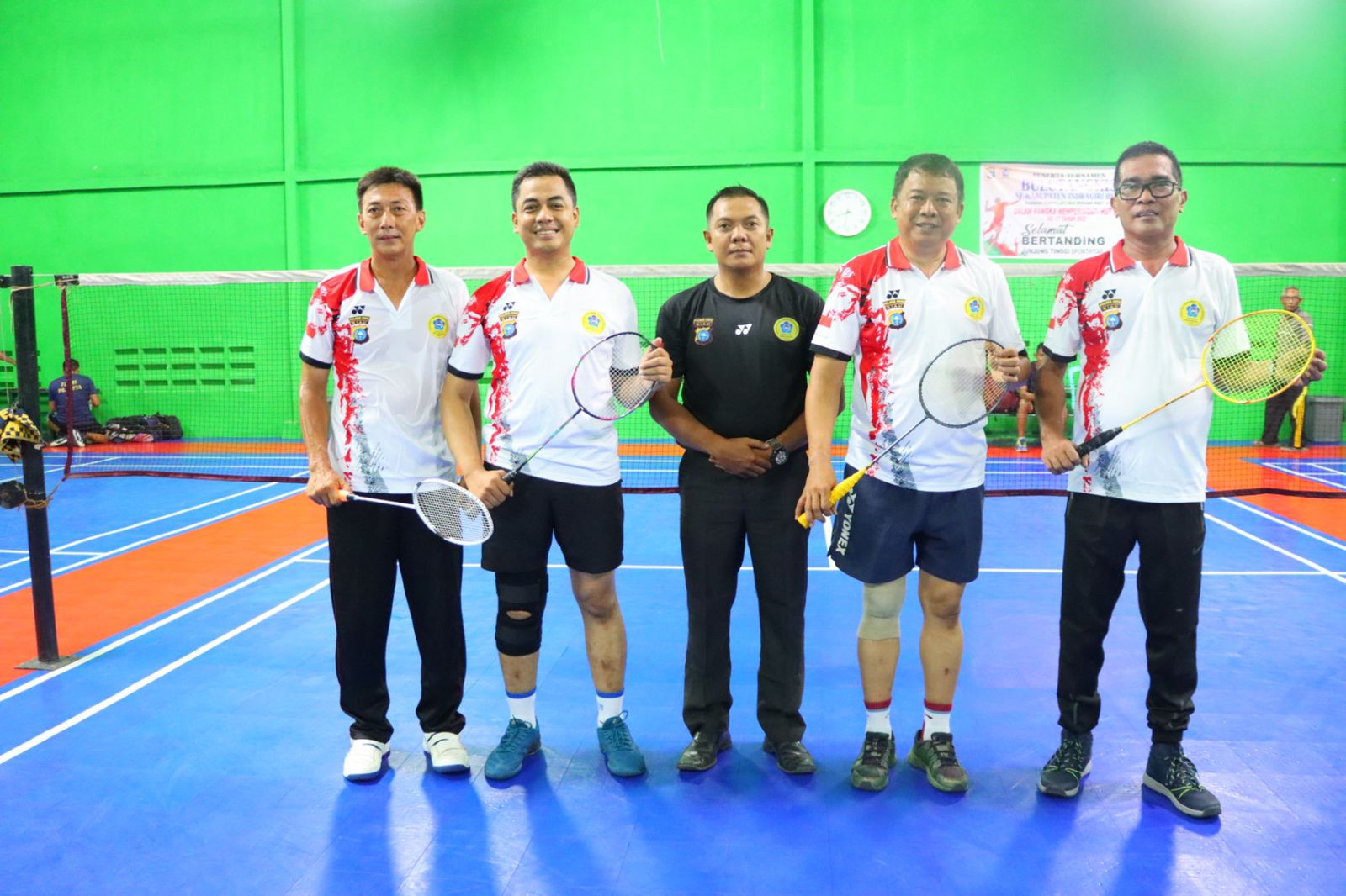 Meriahkan HUT RI ke-77, PBSI Apresiasi Polres Inhu dan PSMTI Diturnamen Bulu Tangkis