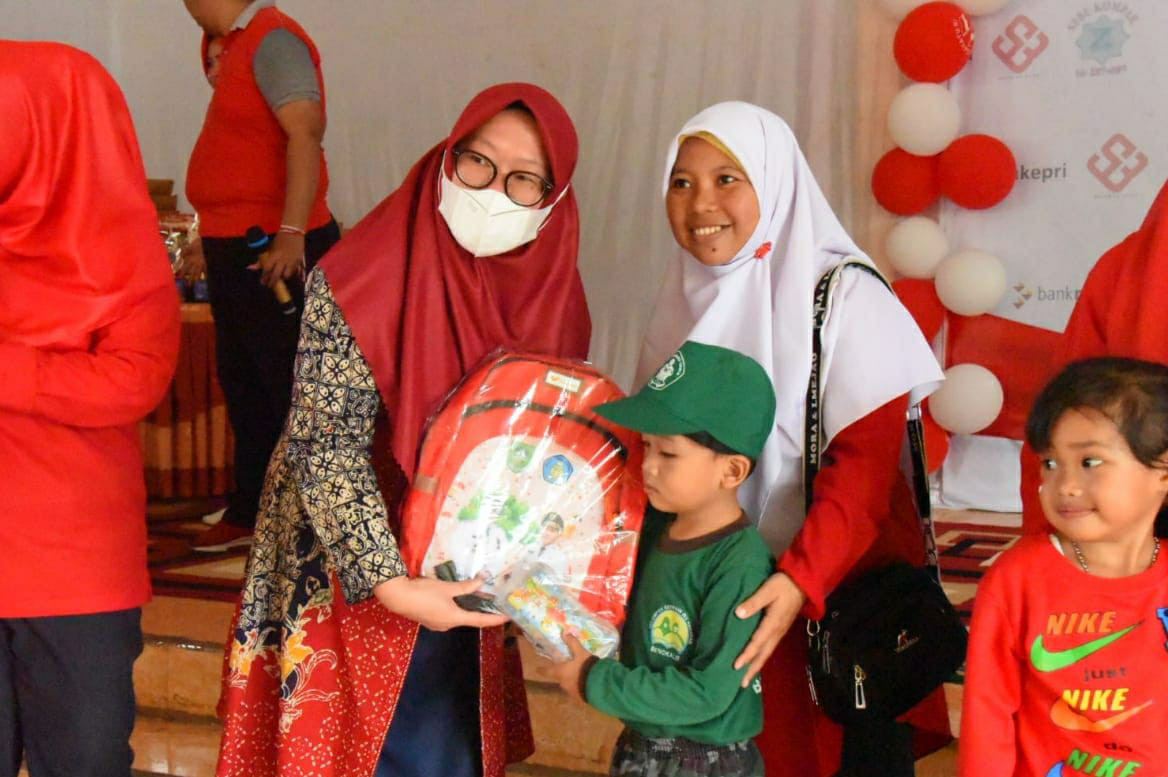 Ketua TP-PKK Bengkalis meriahkan Pawai dan perlombaan HUT RI ke-77 tingkat Kecamatan Bengkalis