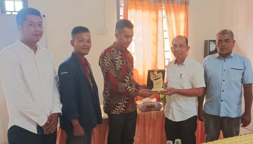 Kades Buruk Bakul Sampaikan Kesan dan Pesan Pada Perpisahan KKN STAIN Bengkalis