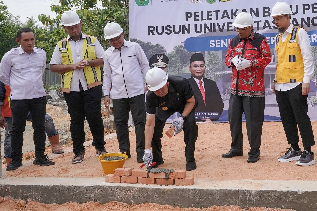 Gubri Lakukan Peletakan Batu Pertama Pembangunan Rumah Susun Unilak