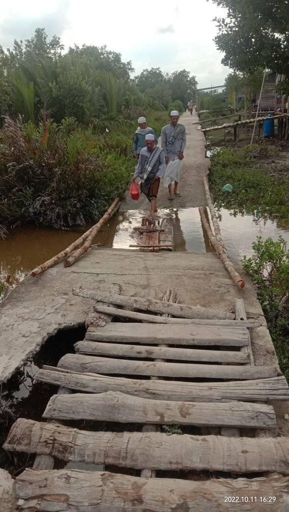 Di Kota Panipahan Banyak Jalan Amblas Dan Berlobang,Butuh Perbaikan