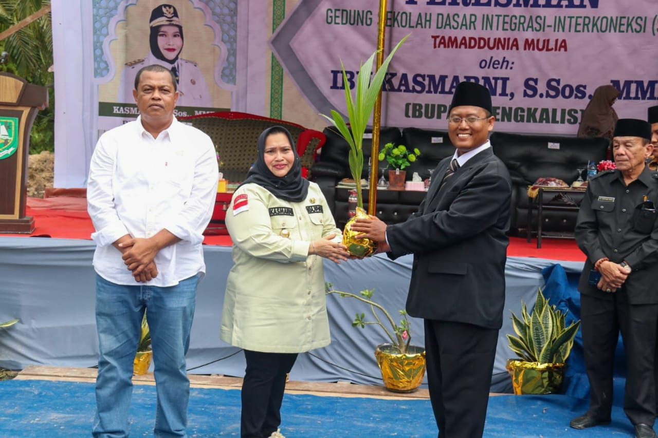 Bupati Bengkalis Resmikan SDII