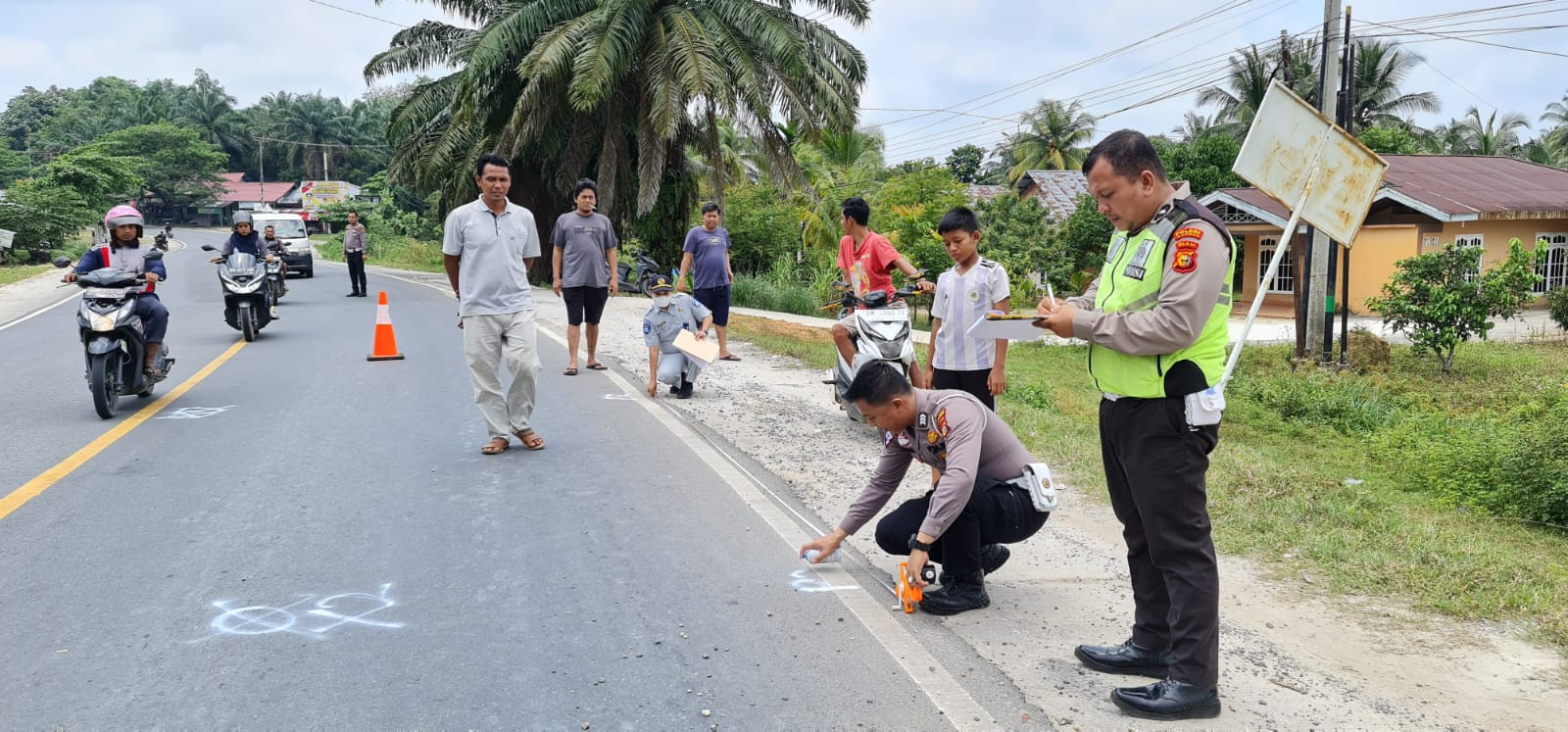 Seorang Guru Honorer Tewas Usai Tabrak Lari, Oleh Minibus