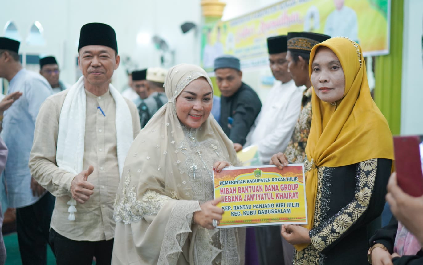 25 Group Kesenian Rebana Di Kecamatan Kubu- Kuba Terima Bantuan