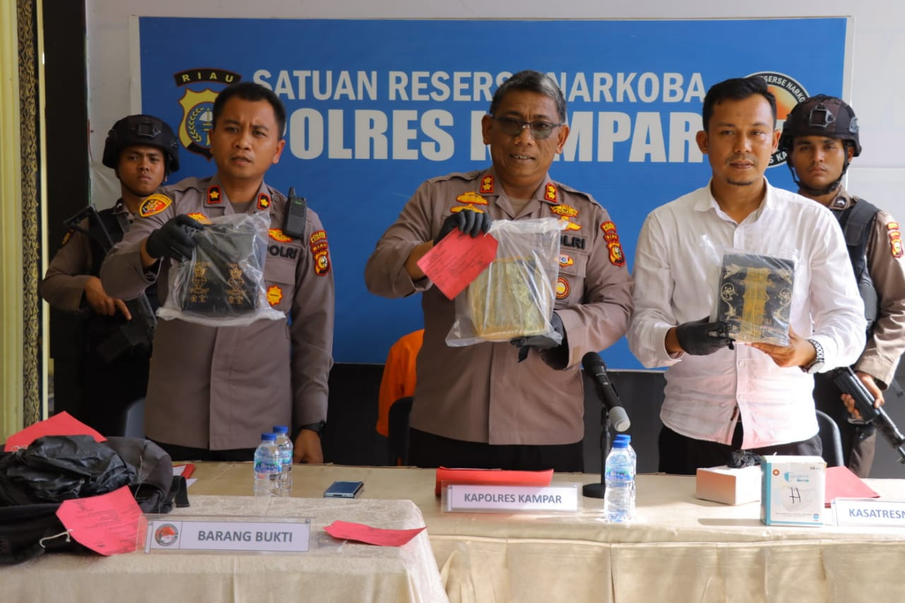 Mengunakan Sepeda Motor, Kurir Bawa Shabu 3,3 Kilogram di Tangkap Polisi 
