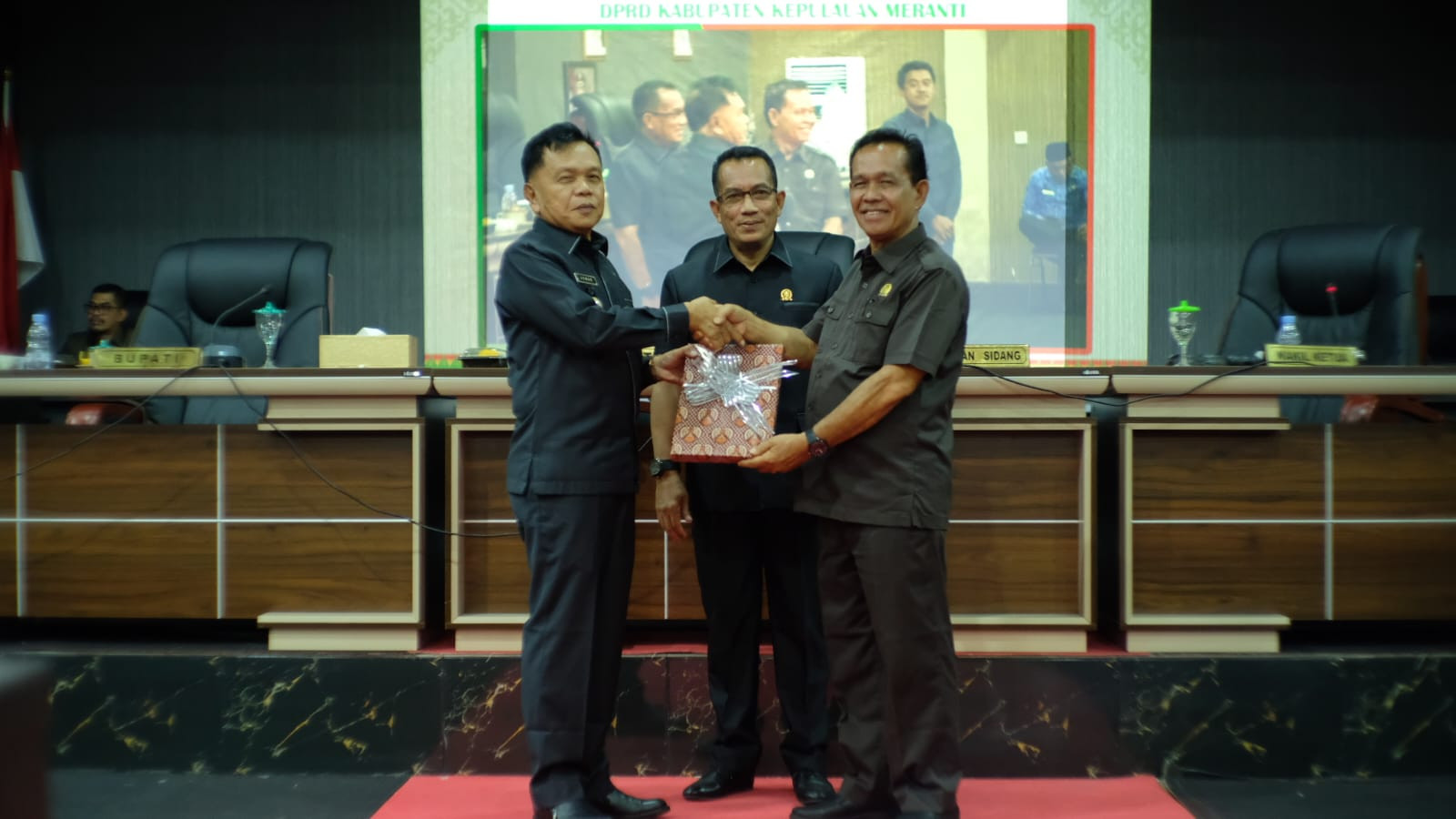 Pemkab Serahkan 5 Ranperda kepada DPRD Meranti