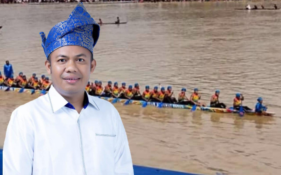 Juara 1 Event Pacu Jalur Taluk Kuantan di Raih Tuah Keramat Bukit Embun Dodi Irawan Bakaghojo