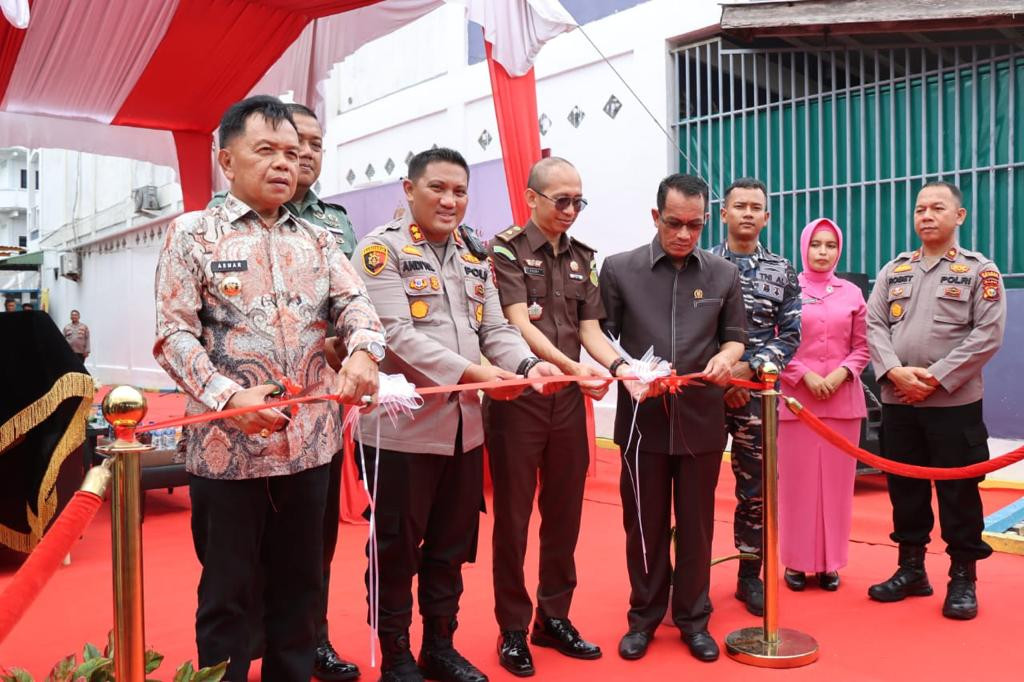 Program Polri Peduli Budaya Literasi, Kapolres Meranti Resmikan Pustaka Apung