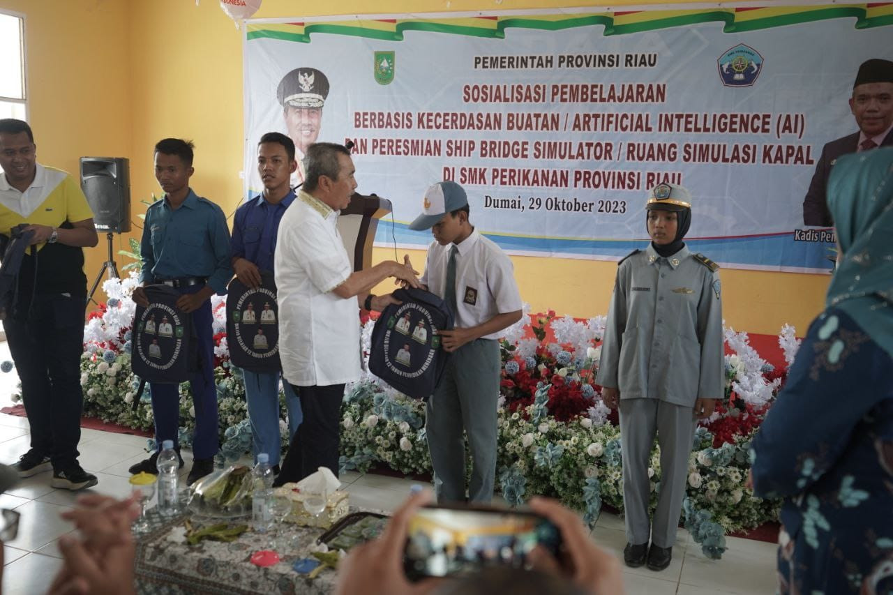 Pertama Kali Dikunjungi, Gubri Syamsuar Apresiasi SMK Perikanan Dumai