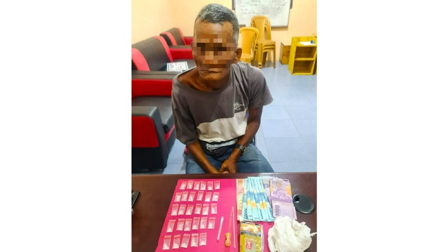 Polisi Tangkap Kakek Edarkan Puluhan Sabu di Siak Hulu