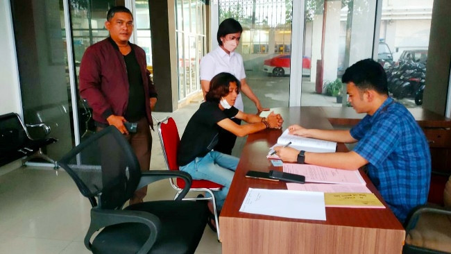 Pembawa Spanduk Pejabat Pemko Bertarig dan Bertanduk Terseret Hukum