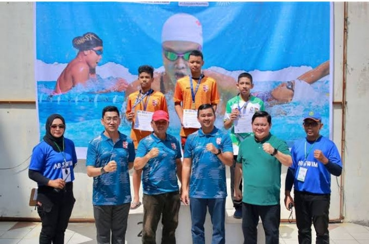 Ratusan Atlet Ikuti Kejurprov Renang Riau