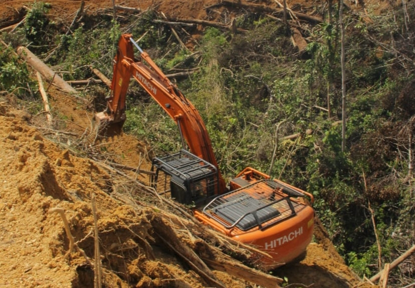 DLHK Riau Amankan Alat Berat Perambah Hutan Di Inhu