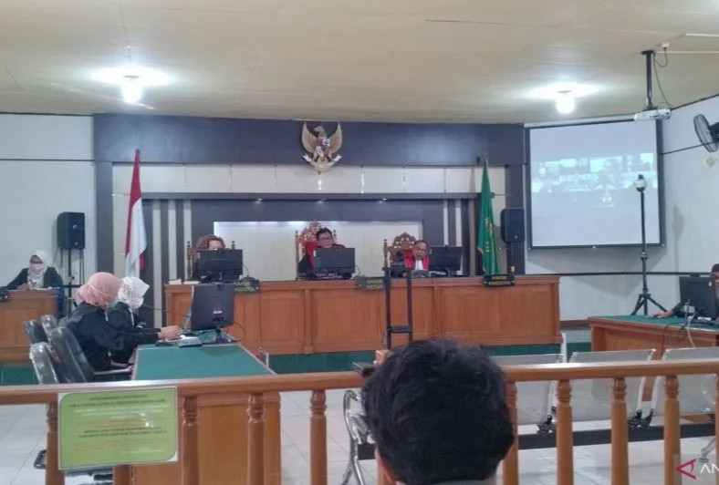 Mantan Bupati Kuansing Divonis 5 Tahun 7 Bulan Penjara Atas Kasus Suap