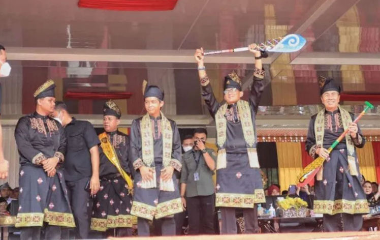 Resmi Buka Pertandingan Pacu Jalur, Sandiaga Uno Ini Bukti Kebangkitan