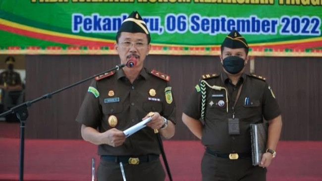 Kejati Riau Hentikan Perkara Pembelian HP Murah