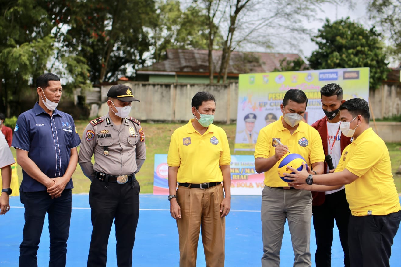  Kadispora Riau Buka Universitas Pahlawan Cup III di Bangkinang