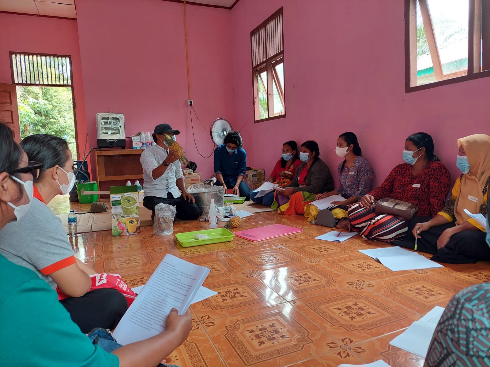 Petani Nanas Siak Diajari Kembangkan Produk dan Pemasaran