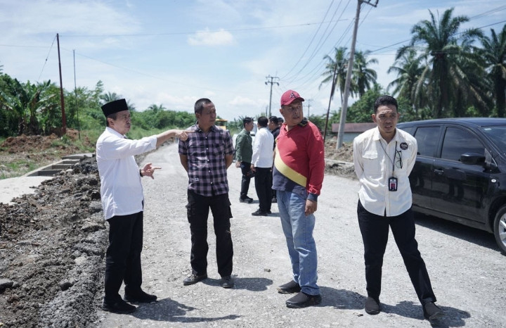 Gubernur Syamsuar Tinjau Perbaikan Jalan Kampar Rohul