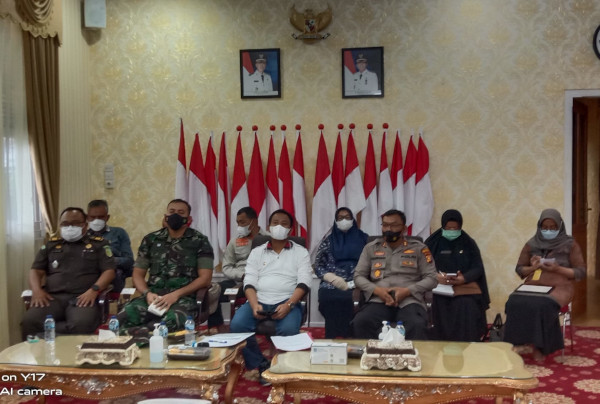 Wabup dan Forkopimda Rohil Mengikuti Rakor Covid 19 Secara Virtual 