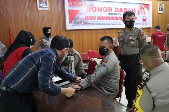 Dalam Rangka Memperingati  Hari Bhayangkara ke 76, Polres Kuansing Taja Kegiatan Donor Darah.