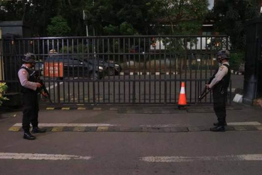 Usai Diserang Mabes Polri Dijaga Ketat,Anjing K9 Diterjunkan