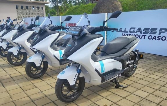 Syarat, Biaya dan Cara Pinjam Motor Listrik Yamaha E01